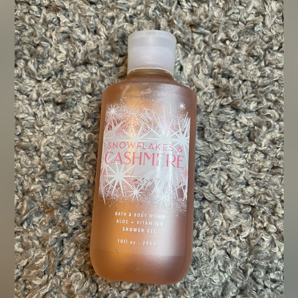 Bath & body works shower gel snowflakes & cashmere